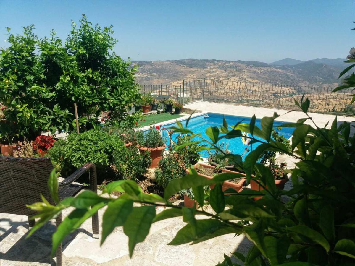Georgia'S House Bed & Breakfast Fyti Bagian luar foto