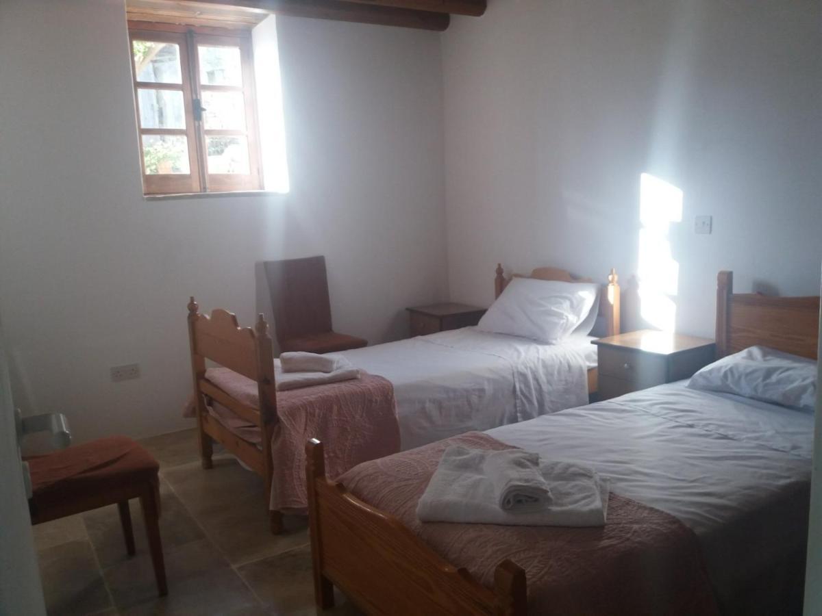 Georgia'S House Bed & Breakfast Fyti Bagian luar foto