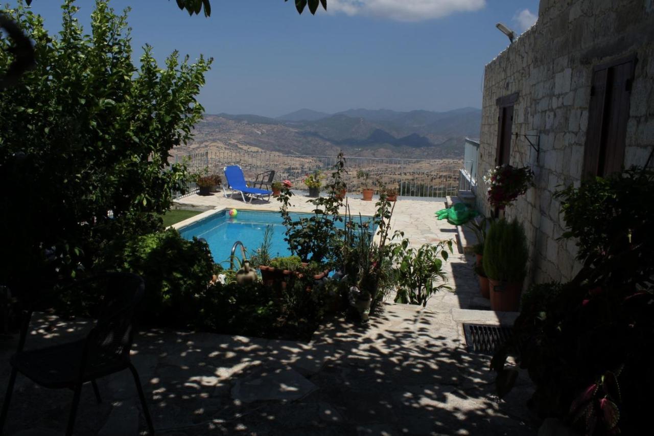 Georgia'S House Bed & Breakfast Fyti Bagian luar foto