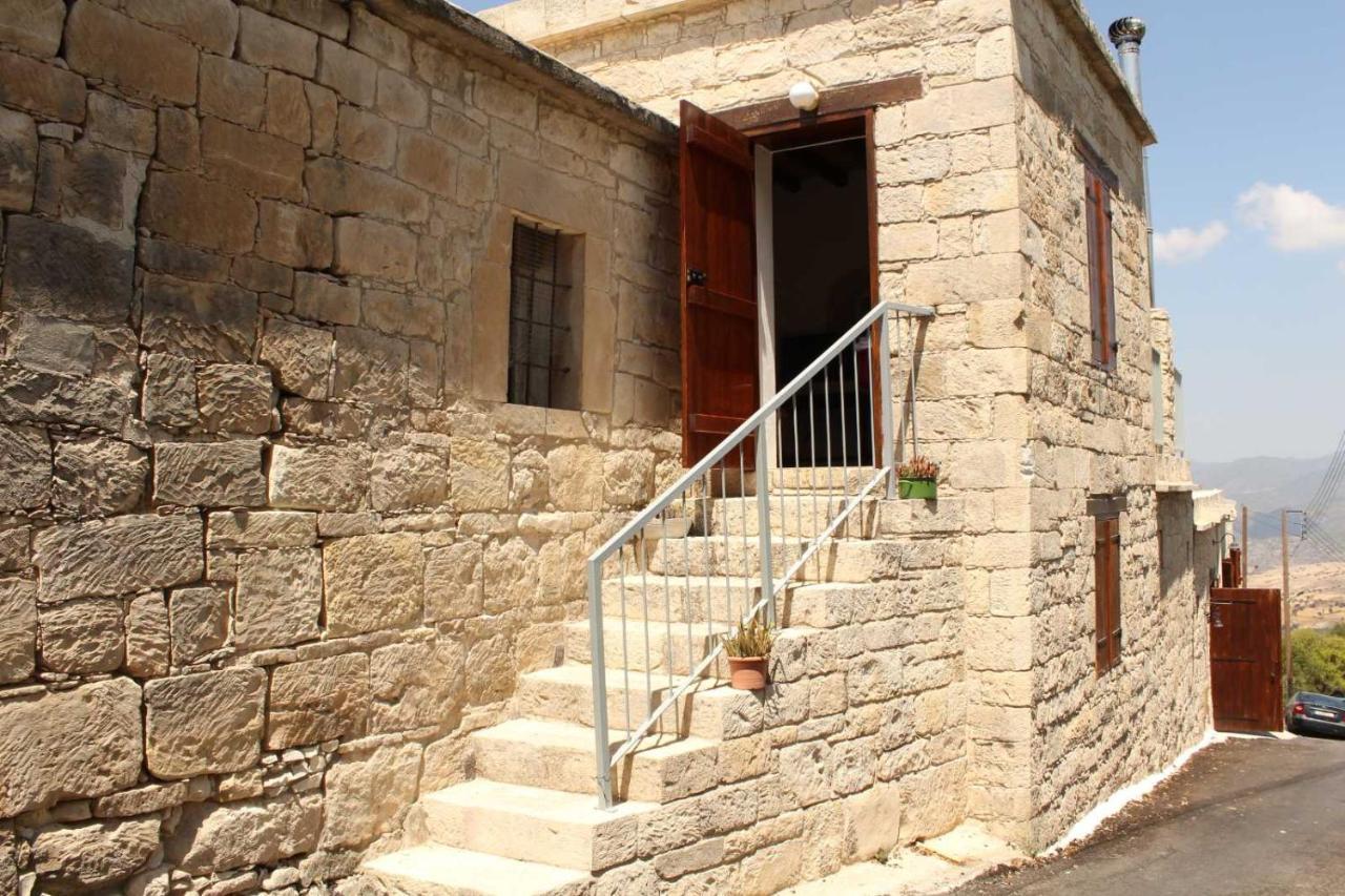 Georgia'S House Bed & Breakfast Fyti Bagian luar foto